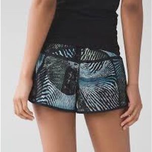 EUC Lululemon Seawheeze tracker shorts size 6